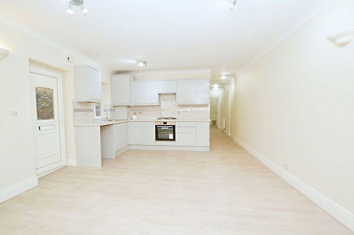 2 Bedroom Flat To Rent In Waldegrave Road, Teddington, TW11