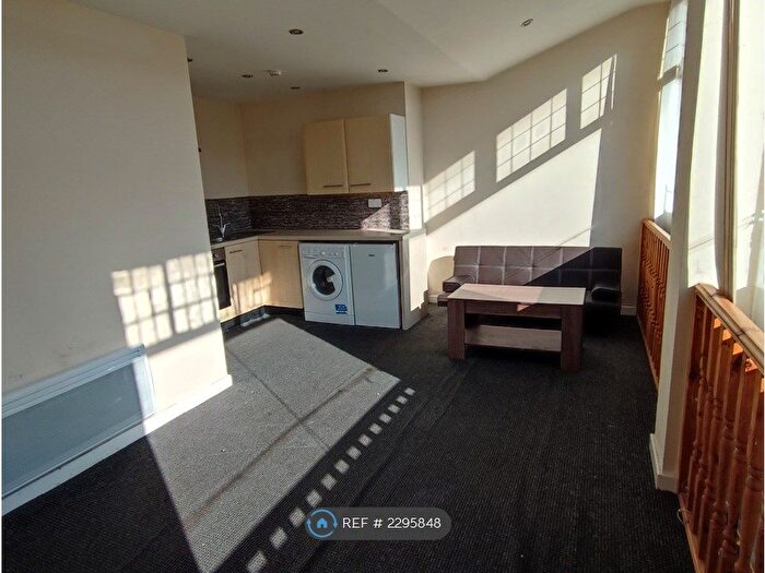 1 Bedroom Flat To Rent In Rawson Place, Bradford, BD1
