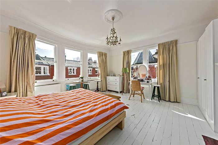 4 Bedroom Flat For Sale In Balmoral Mansions, Clevedon Road, East Twickenham, TW1
