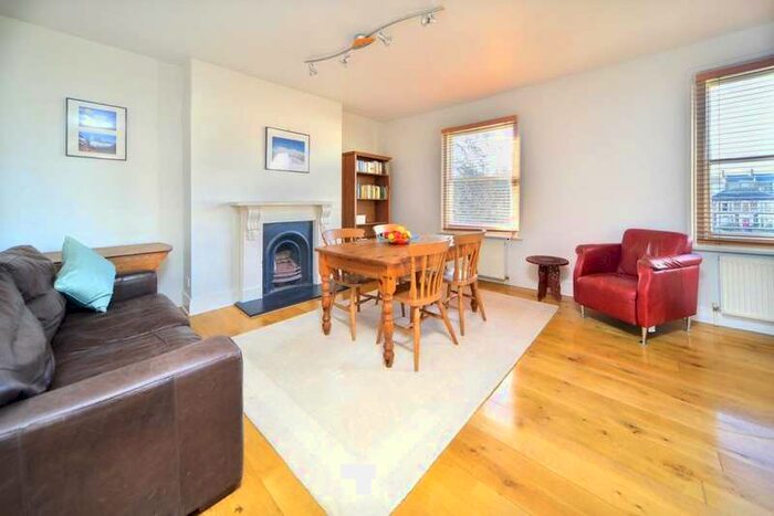 3 Bedroom Flat To Rent In Highbury New Park, N5