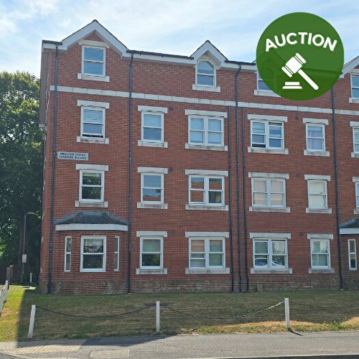 2 Bedroom Flat For Sale In Preston Court, Upper Avenue, Eastbourne, BN21