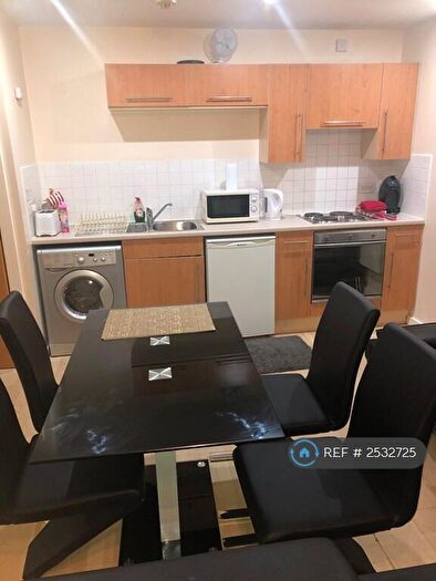 1 Bedroom Flat To Rent In Manchester, Manchester, M5