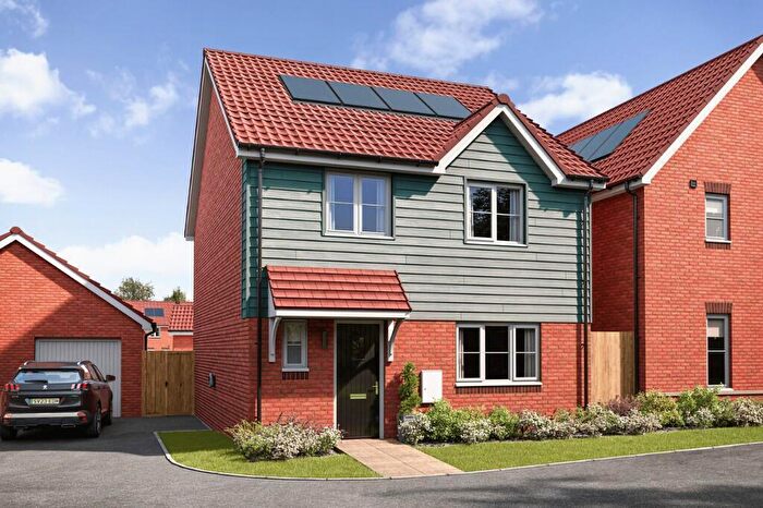 4 Bedroom Detached House For Sale In Halstead Road, Kirby Cross, Frinton-on-Sea, CO13