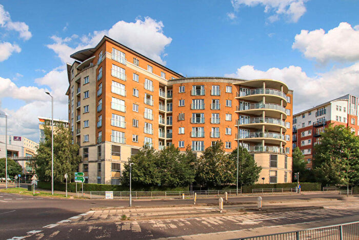 2 Bedroom Flat For Sale In Selden Hill, Hemel Hempstead, HP2