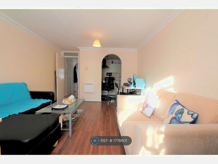 1 Bedroom Flat To Rent In Granby Court, Reading, RG1