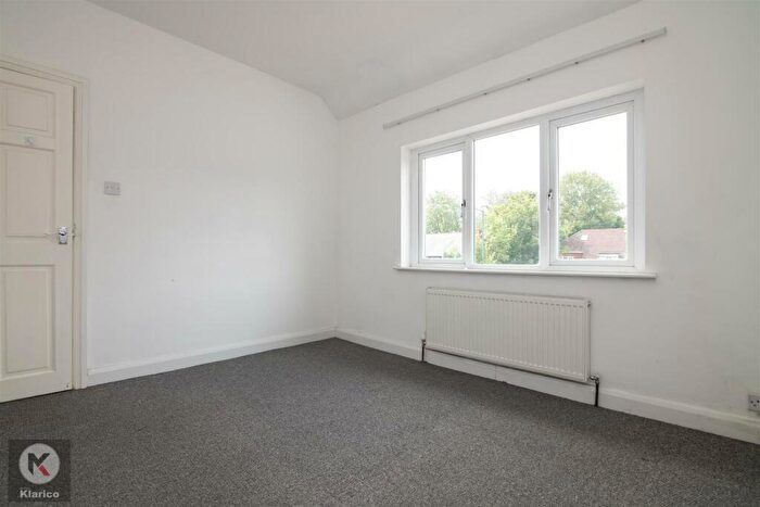 3 Bedroom Semi-Detached House For Sale In Warwick Road, Acocks Green, B27