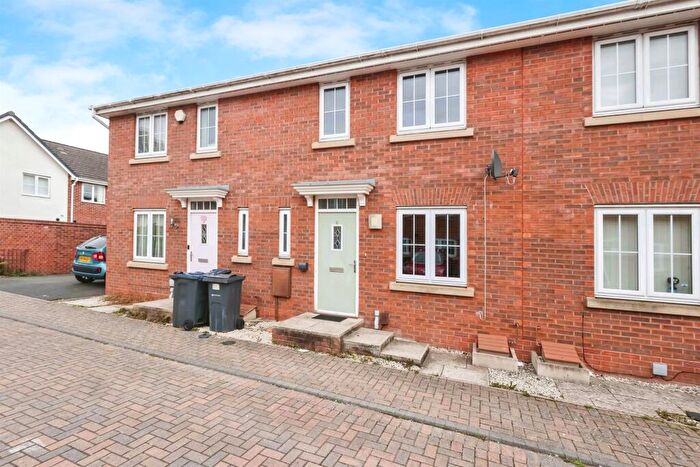 3 Bedroom Terraced House For Sale In Yorkswood Road, Birmingham, B34