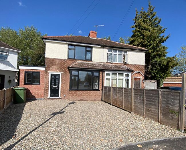 3 Bedroom Semi-Detached House To Rent In Oakhill Avenue, Kidderminster, DY10