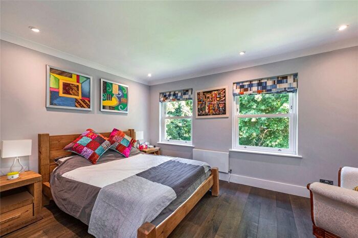 4 Bedroom Terraced House To Rent In King George Square, Richmond, TW10