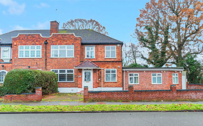 4 Bedroom Semi-Detached House To Rent In Rowlands Avenue, Hatch End, Pinner, HA5