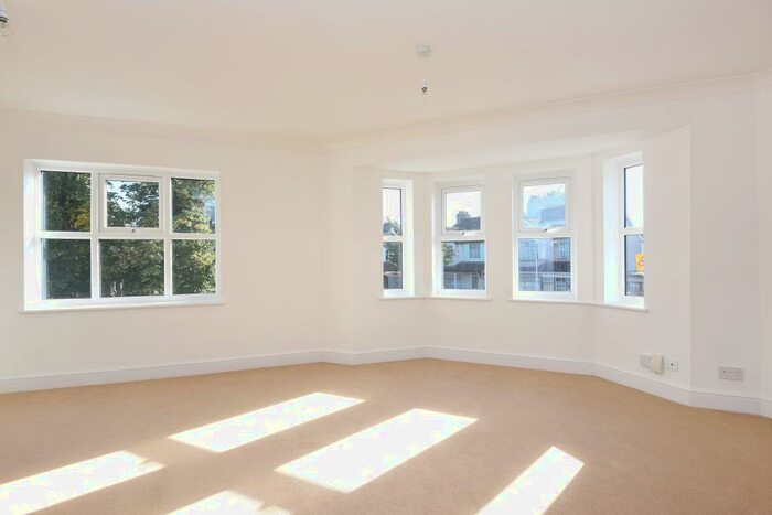 2 Bedroom Flat To Rent In Cameron Road, Croydon, CR0