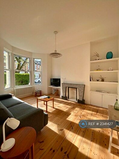 2 Bedroom Flat To Rent In Leytonstone, London, E11