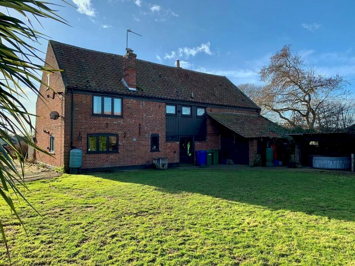 4 Bedroom Barn Conversion For Sale In Market Lane, NR32