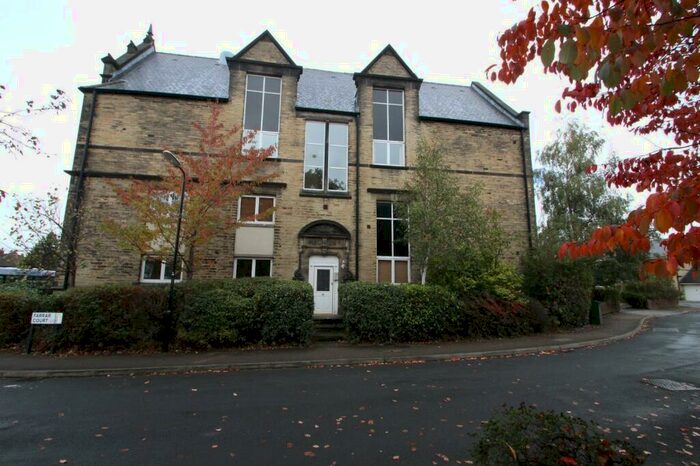 2 Bedroom Flat To Rent In Farrar Court, Leeds, West Yorkshire, Uk, LS13