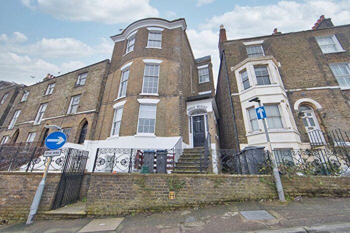 1 Bedroom Flat For Sale In London Road, Dover, Kent, CT17