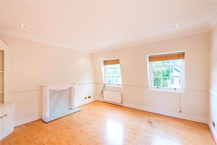 2 Bedroom Apartment To Rent In North End, London, NW3
