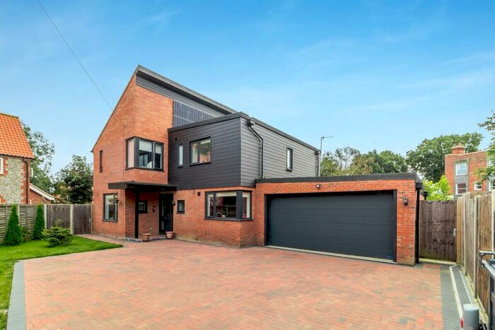 4 Bedroom Detached House For Sale In North Walsham Road, Bacton, Norwich, NR12