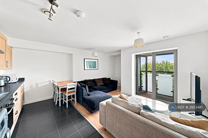 3 Bedroom Flat To Rent In Robert Milligan House, London, E3