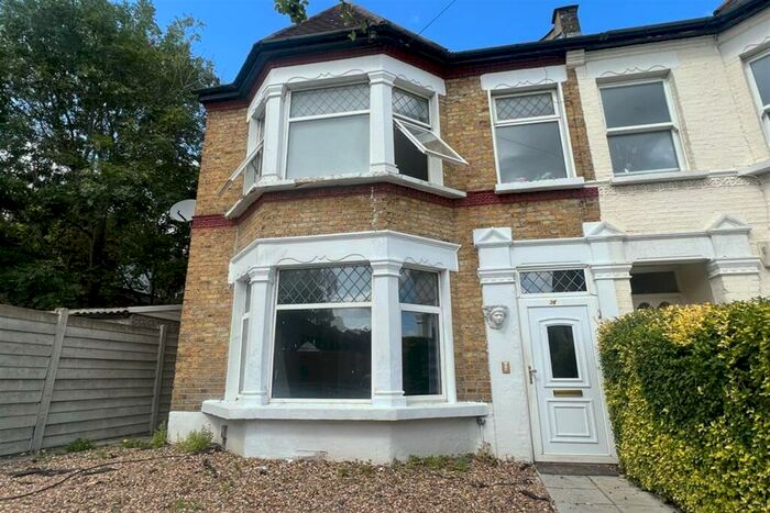 6 Bedroom Semi-Detached House To Rent In Burgoyne Road, Selhurst, SE25
