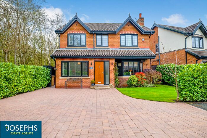 4 Bedroom Detached House For Sale In Salterton Drive, Botlon, BL3