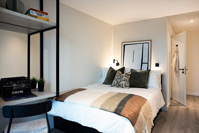 4 Bedroom Apartment To Rent In Union West Tower, Water Street, Manchester, Greater Manchester, M3