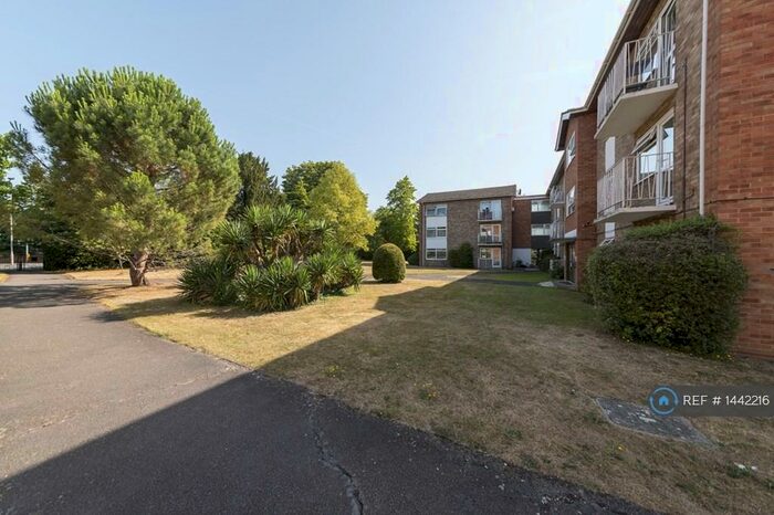 2 Bedroom Flat To Rent In Bath Road, Reading, RG1