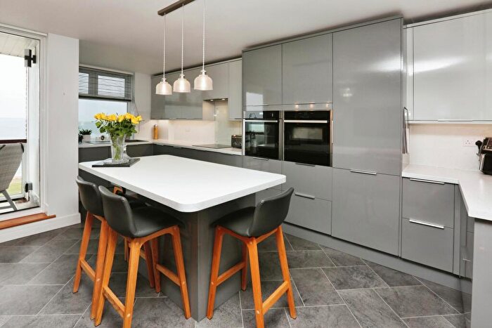 2 Bedroom Flat For Sale In Arismore Court -, Marine Parade West, Lee-on-the-Solent, Hampshire, PO13