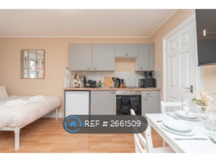 Studio To Rent In Queens Park Road, Bournemouth, BH8