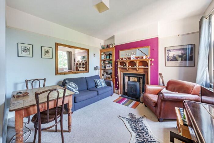 2 Bedroom Flat To Rent In Dukes Avenue, London, N10