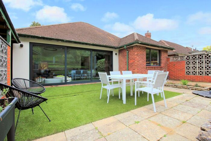 2 Bedroom Detached Bungalow For Sale In Dell Road, Southampton, SO18