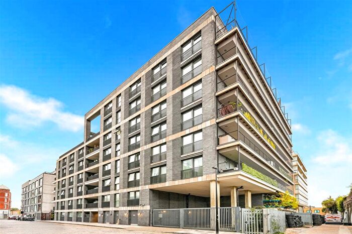 3 Bedroom Flat For Sale In Wheelers House, Ratcliffe Cross Street, London, E1