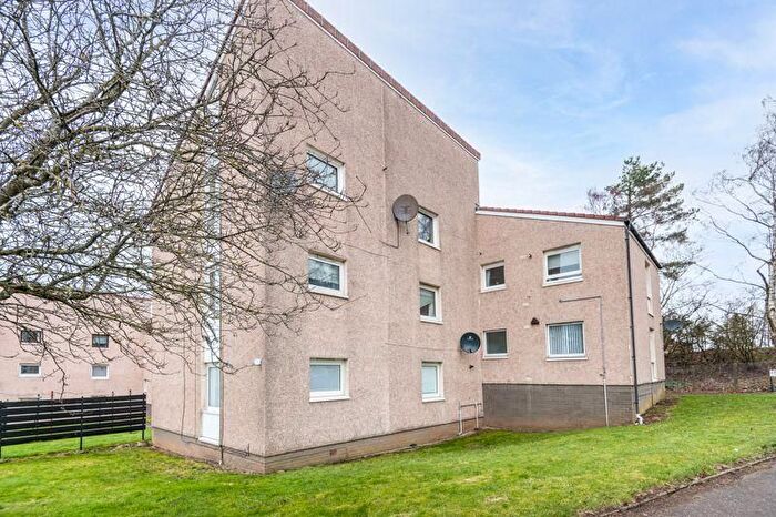 2 Bedroom Flat To Rent In Dochart Terrace, Menzieshill, Dundee, DD2