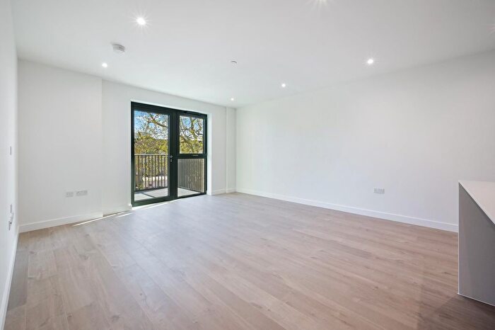 2 Bedroom Flat To Rent In Azure House, Alexandra Gate, London, N8