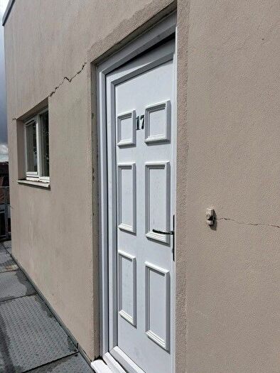 Block Of Flats To Rent In Yalland Close, Bristol, BS16