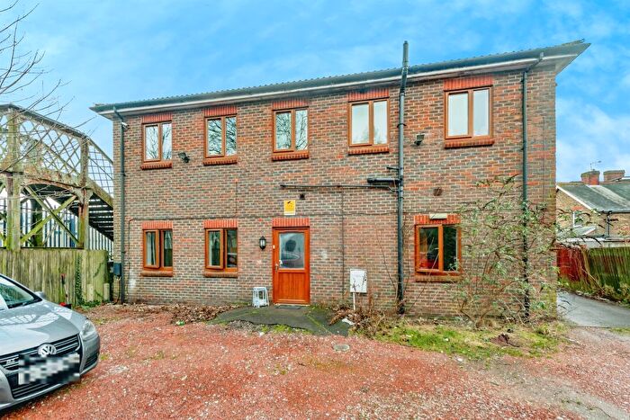 1 Bedroom Flat For Sale In East Park, Crawley, RH10