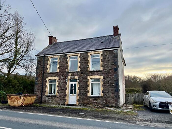 4 Bedroom Detached House For Sale In Blacklion Road, Capel Hendre, Ammanford, SA18