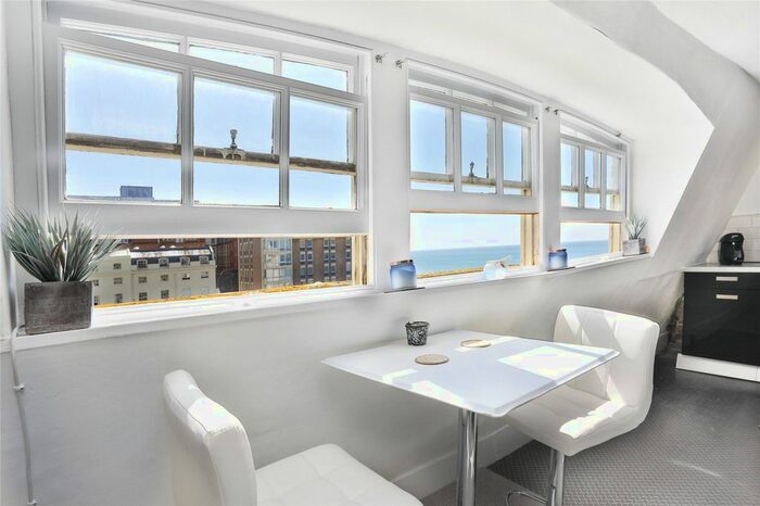 1 Bedroom Flat To Rent In Regency Square, Brighton, BN1