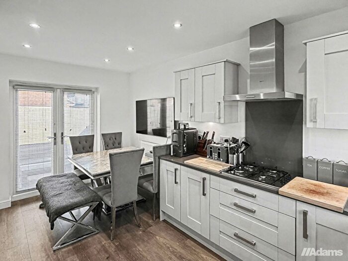 3 Bedroom Semi-detached House For Sale In Bartons Bank, St. Helens, WA9