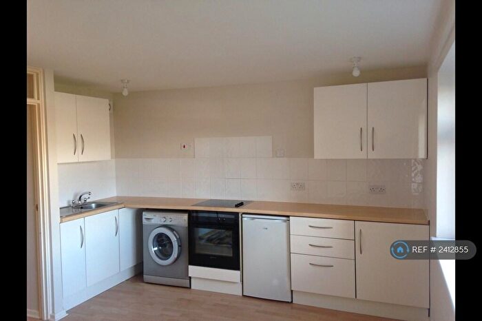 1 Bedroom Flat To Rent In Dellfield Court, Luton, LU2