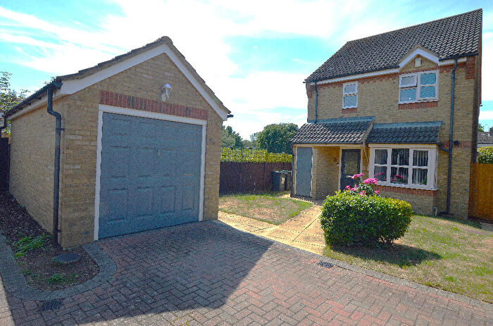 3 Bedroom Detached House For Sale In Horseshoe Close, Marston Moretaine, MK43