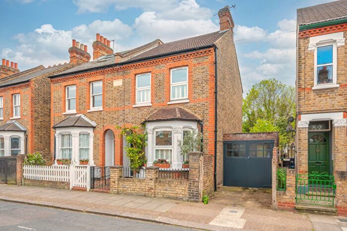 3 Bedroom Semi Detached House For Sale In Mill Plat Avenue, Isleworth, TW7