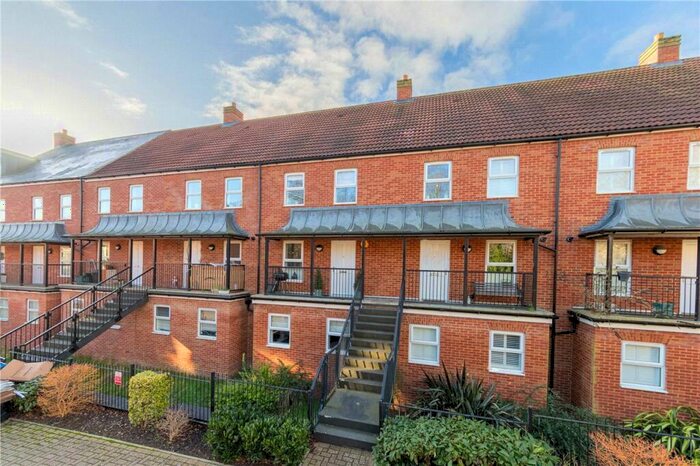 4 Bedroom Terraced House To Rent In Sharose Court, Hicks Road, Markyate, St. Albans, AL3
