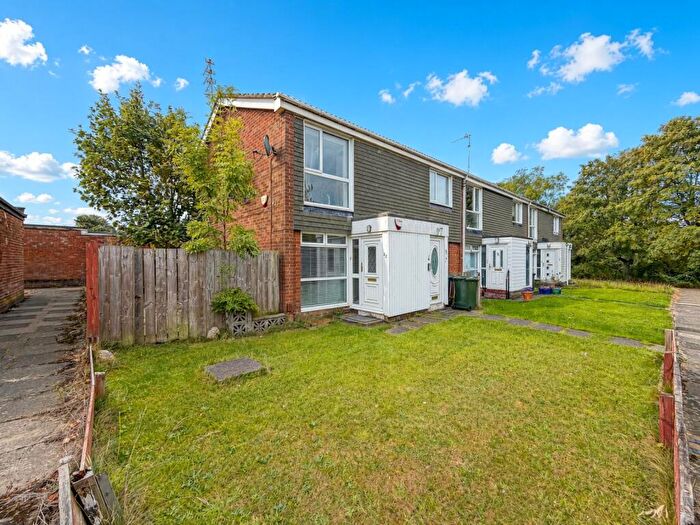 2 Bedroom Flat For Sale In Soulby Court, Kingston Park, Newcastle Upon Tyne, NE3