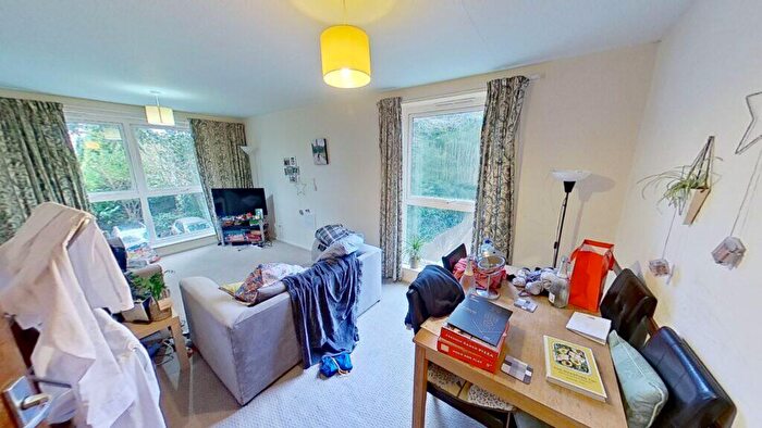 2 Bedroom Flat To Rent In Seymour Close, Selly Park, B29