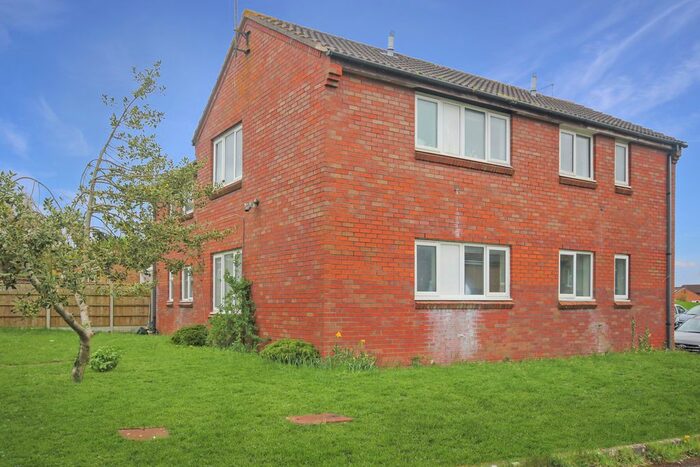 1 Bedroom Flat To Rent In Osprey Park, Thornbury, Bristol, BS35