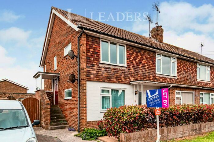 2 Bedroom Flat To Rent In Shaftesbury Road, Rustington, BN16