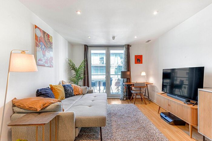 1 Bedroom Flat To Rent In Albert Embankment, Vauxhall, London, SE1