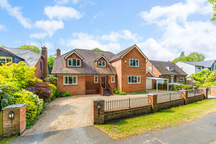 5 Bedroom Detached House For Sale In Frances Avenue, Maidenhead, SL6
