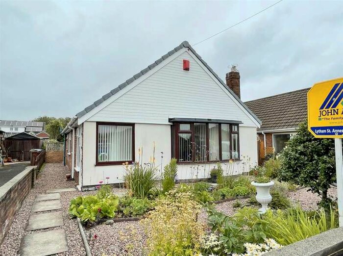 Houses for sale in Ansdell, FY8, Lancashire