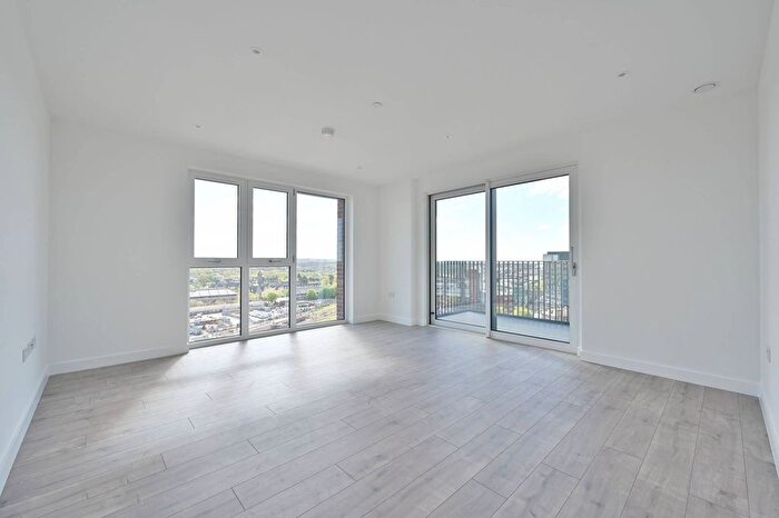 2 Bedroom Flat To Rent In Watford, Watford, WD24